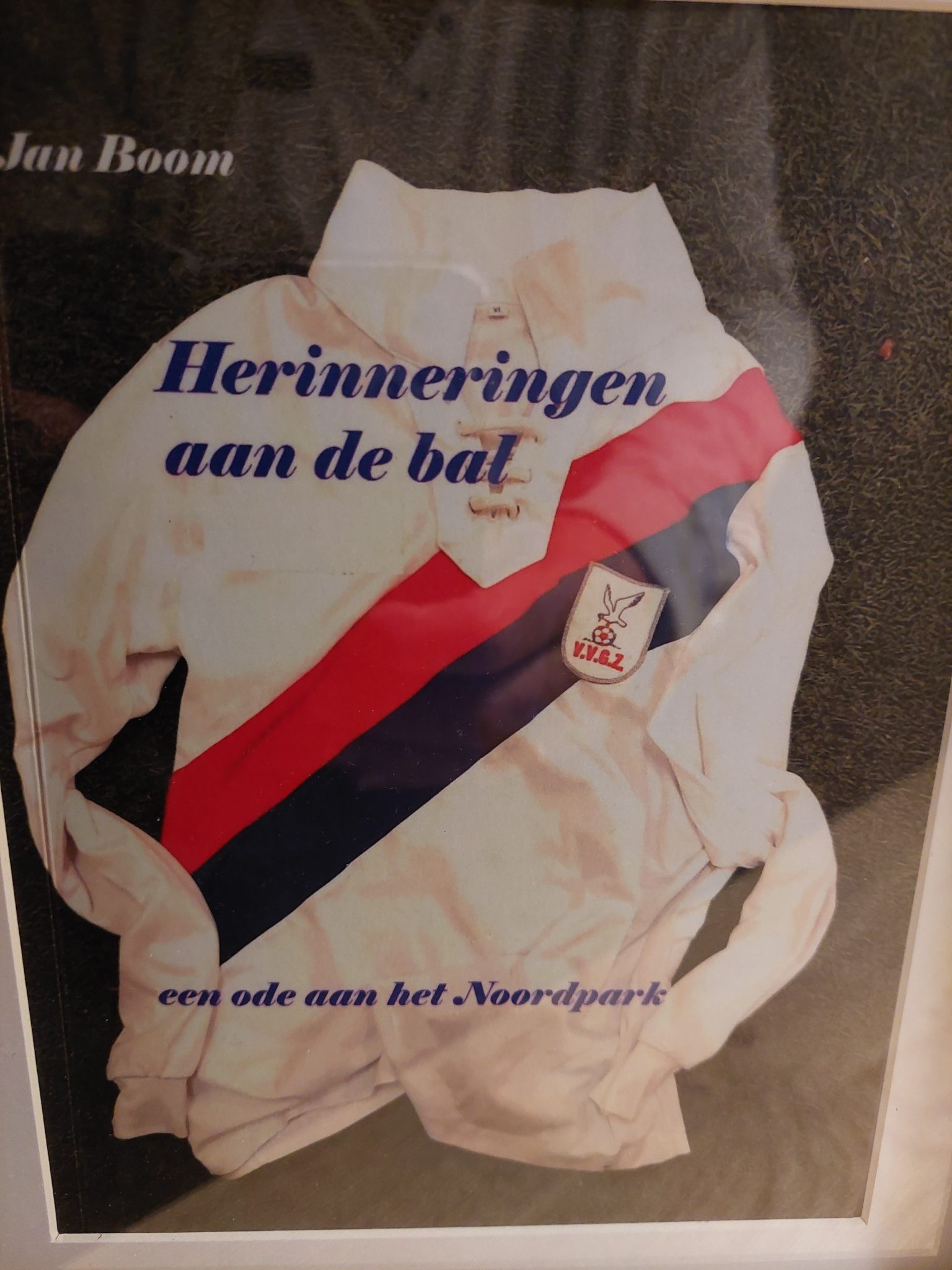 Boekje “Herinneringen aan de bal”  levert mooi bedrag op voor Stichting Ferenc