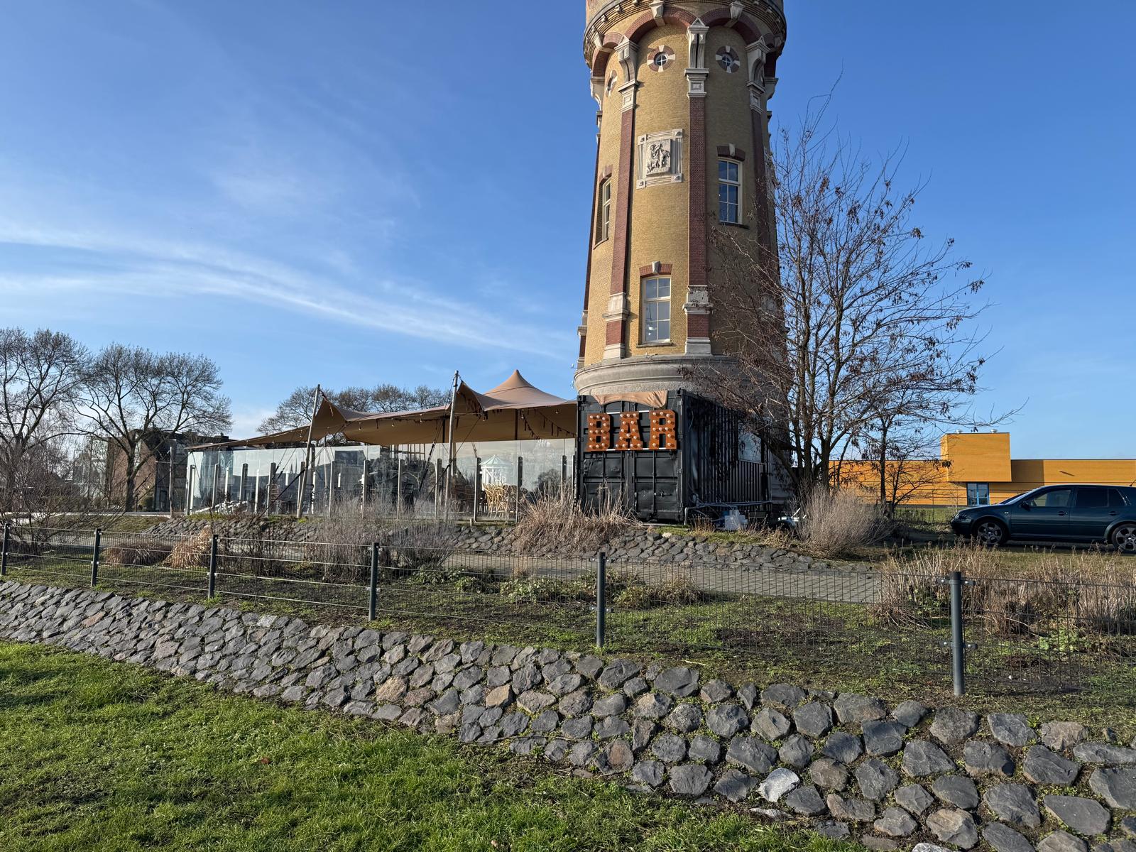 Businessclub VVGZ proeft bieren van D'Ambagter in de Watertoren