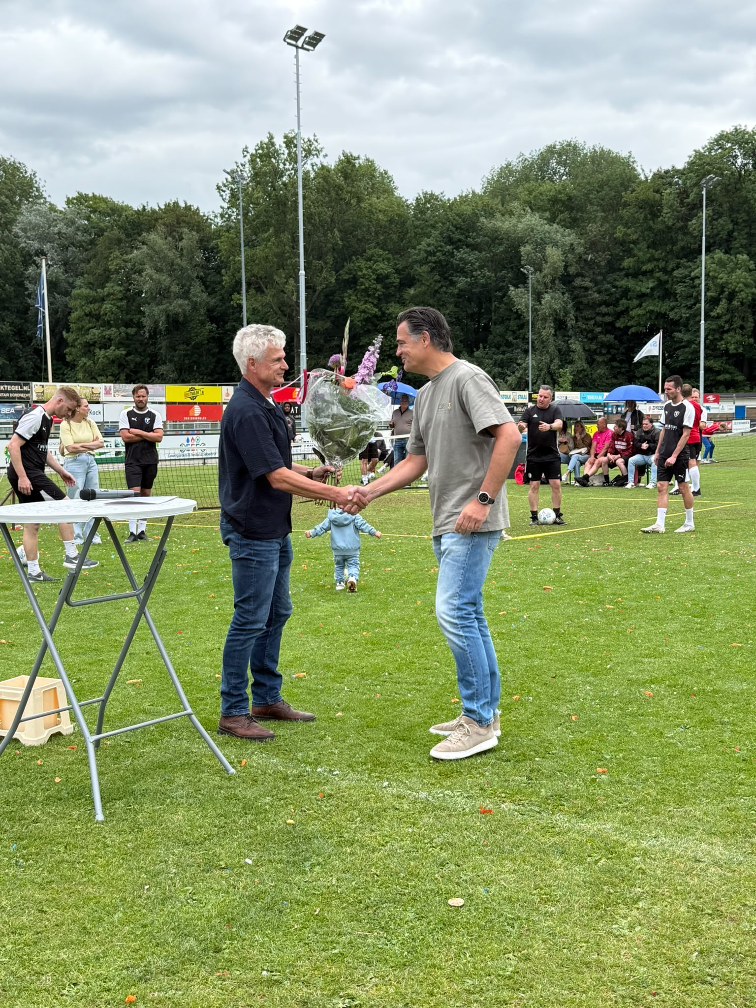 Bestuur bedankt Bas Grijsen voor jarenlange inzet