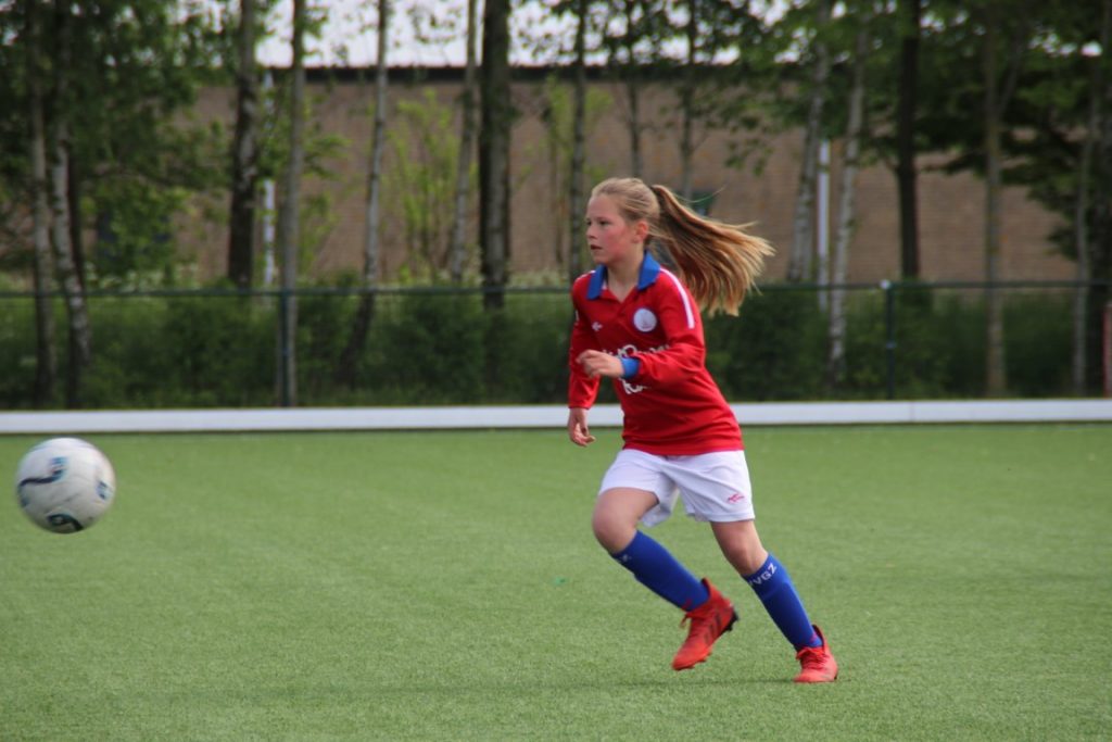 Esmee Brugts meidenvoetbal toernooi 12