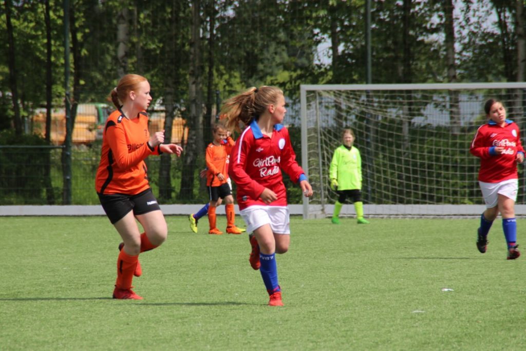 Esmee Brugts meidenvoetbal toernooi 17
