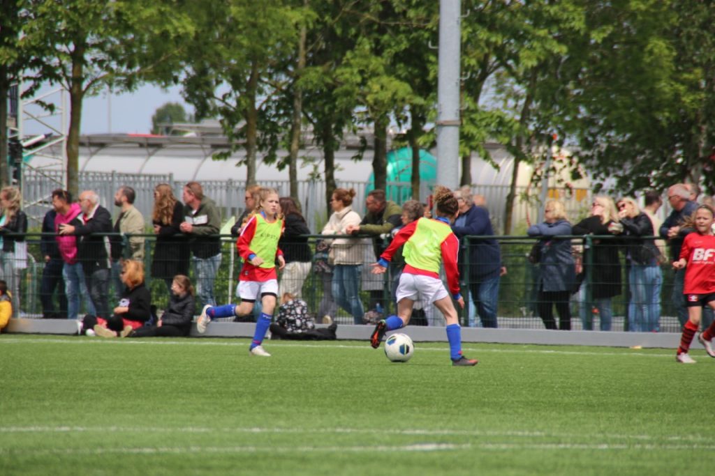 Esmee Brugts meidenvoetbal toernooi 27