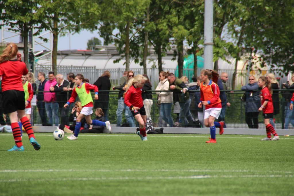 Esmee Brugts meidenvoetbal toernooi 28