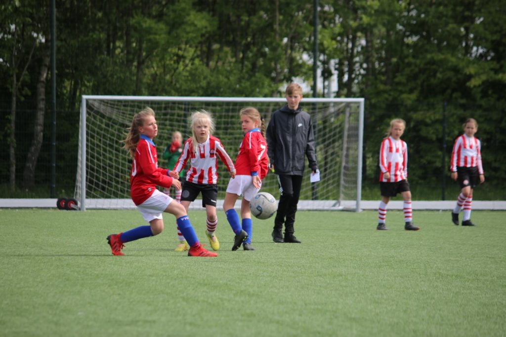 Esmee Brugts meidenvoetbal toernooi 6