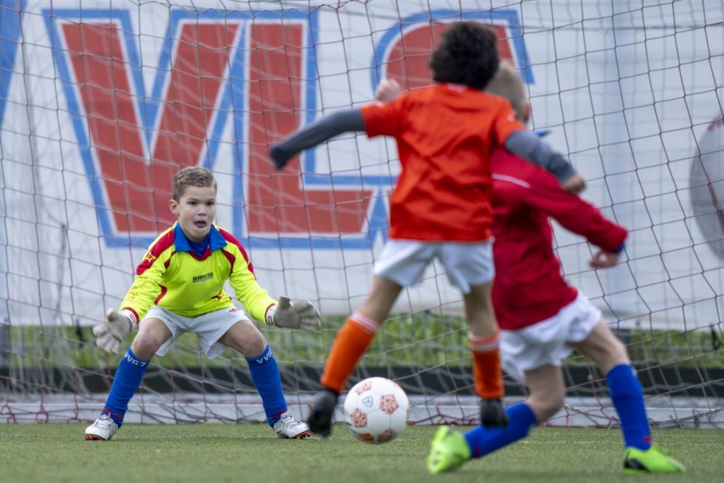 Fotoverslag VVGZ J08-1 - Oranje Wit J08-1 (3-4) 11