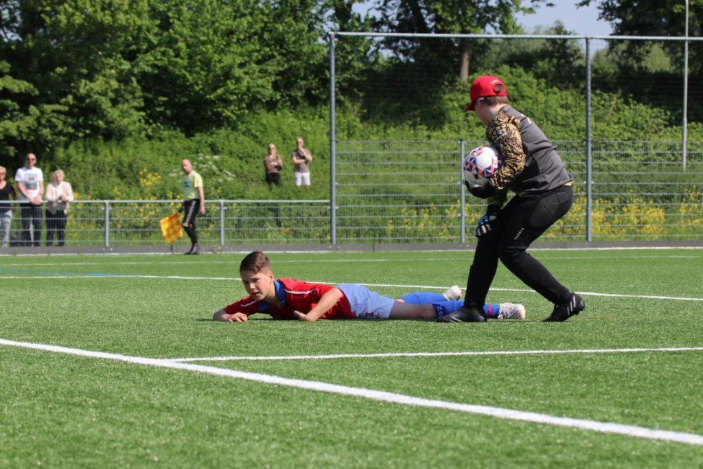 VVGZ JO13-1 - Rijsoord JO13-1 (5-0) 24